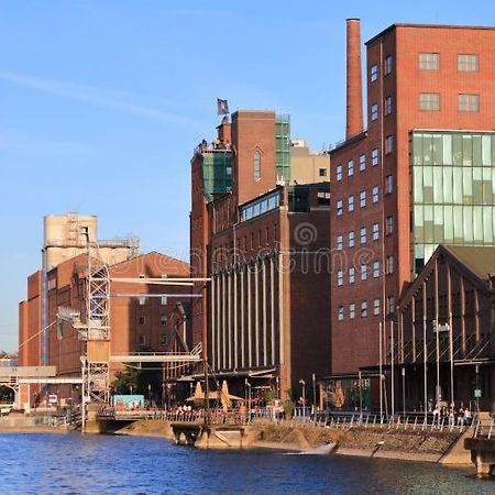 City Apartment Duisburg 1#Netflix &Wlan &Kingsize Bett &Kaffee Maschine & Central & 500M Innenhafen & 2 Min U Bahn Exteriör bild