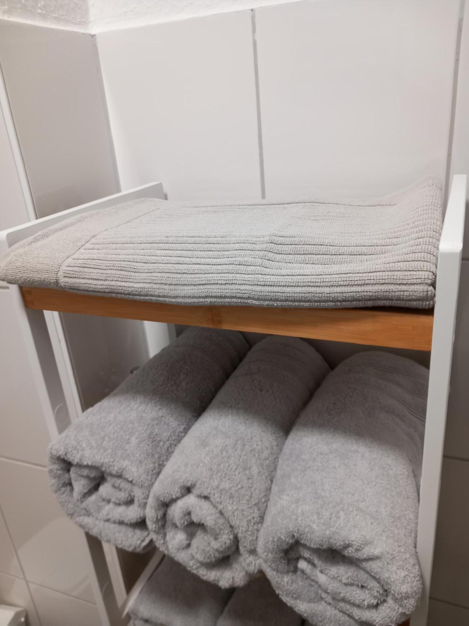 City Apartment Duisburg 1#Netflix &Wlan &Kingsize Bett &Kaffee Maschine & Central & 500M Innenhafen & 2 Min U Bahn Exteriör bild