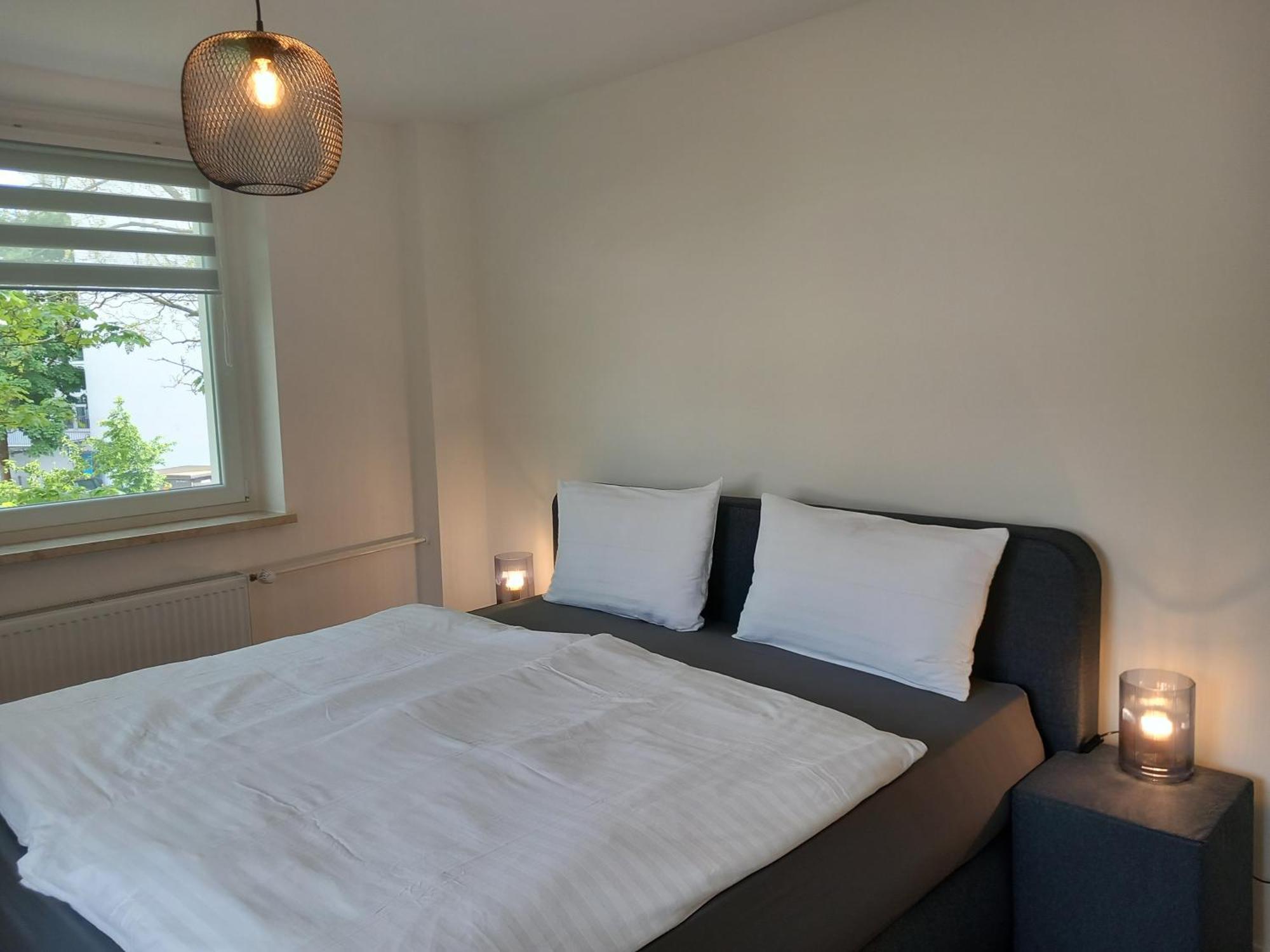 City Apartment Duisburg 1#Netflix &Wlan &Kingsize Bett &Kaffee Maschine & Central & 500M Innenhafen & 2 Min U Bahn Exteriör bild